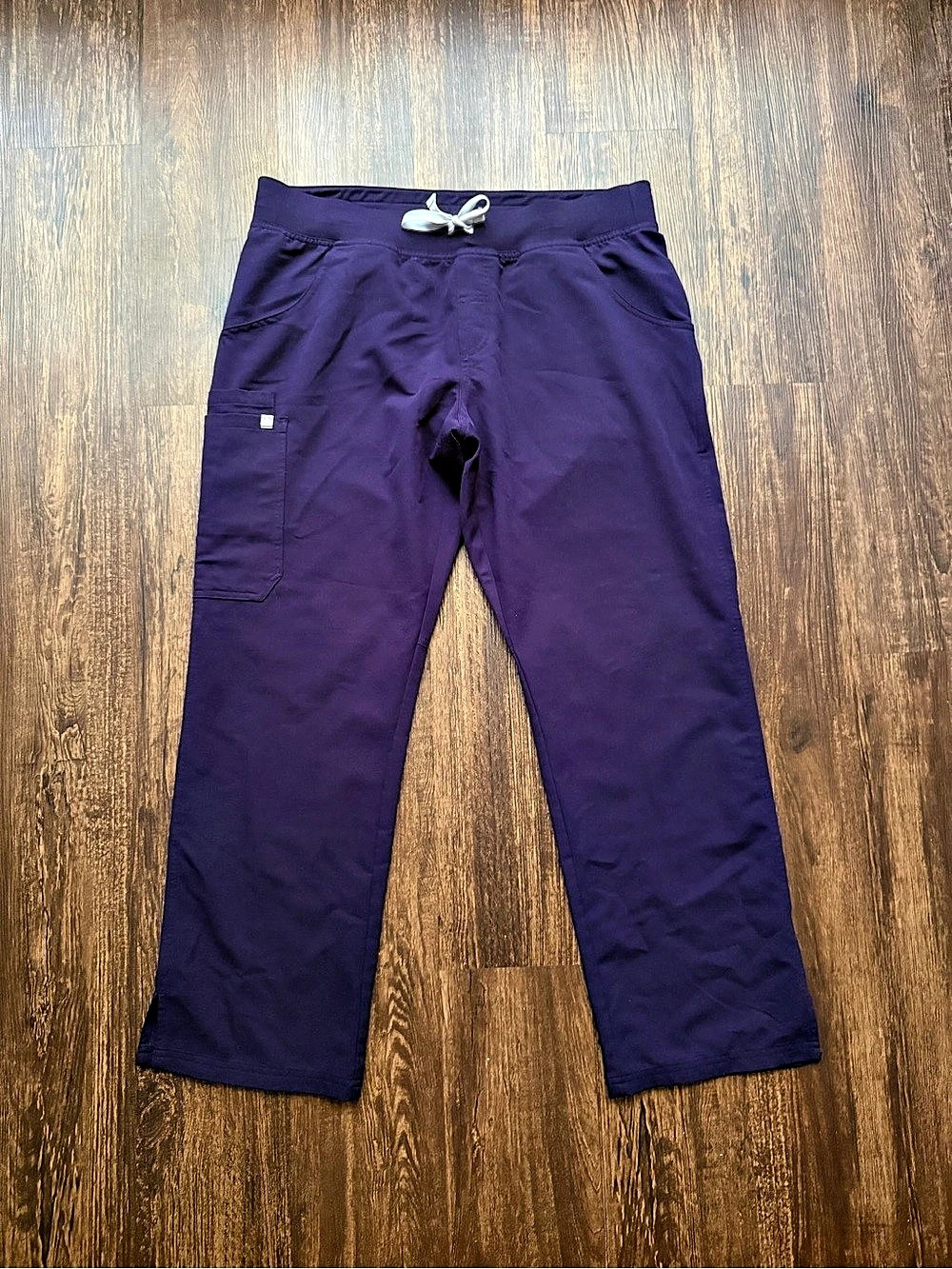 FIGS Women’s Purple Jam Kade Straight Leg Scrub Pants - Size L Petite Nursecore